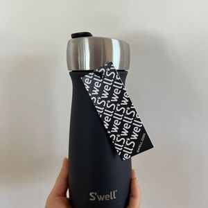 NWT S'well tumbler 16 oz